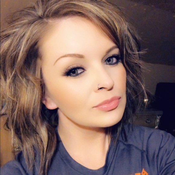 Meet your Posher, Felicia - Picture 1 of 1